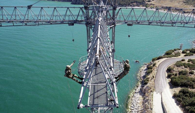 Eğirdir'de komandoların zorlu eğitimi