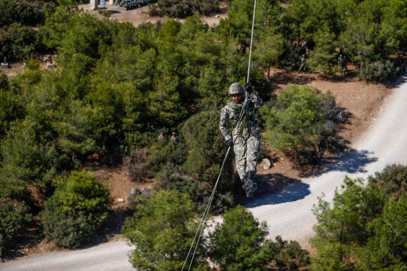 Eğirdir'de komandoların zorlu eğitimi