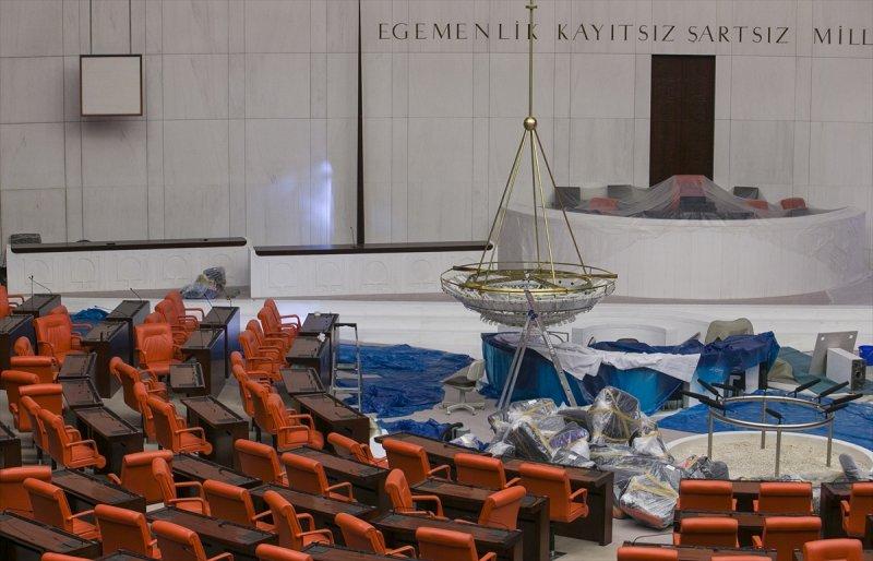TBMM Genel Kurul Salonu 600 vekil için hazır