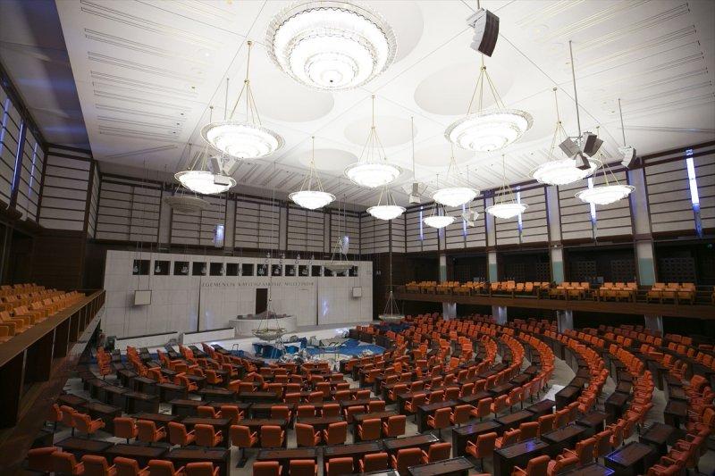 TBMM Genel Kurul Salonu 600 vekil için hazır
