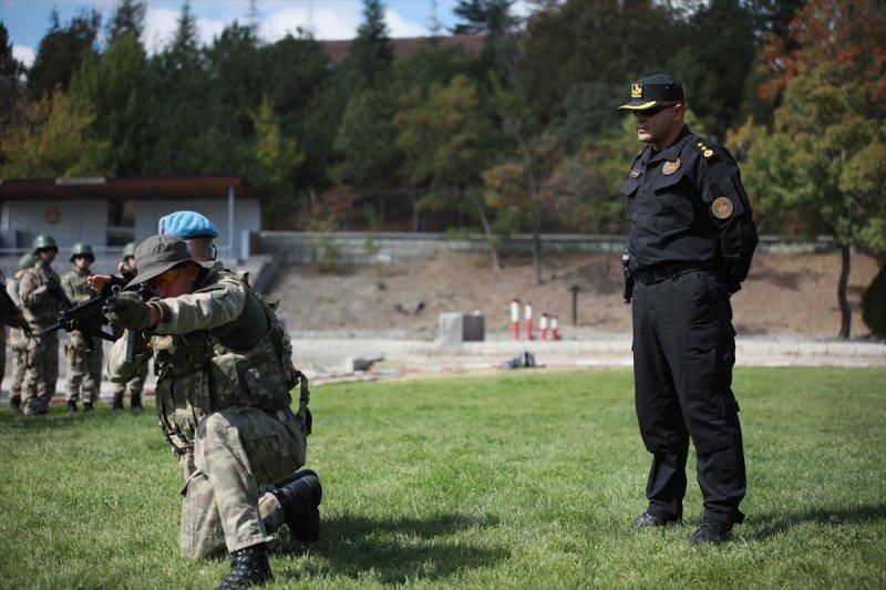 Gazi yarbay Necmettin Tetik yeni kahramanlar yetiştiriyor