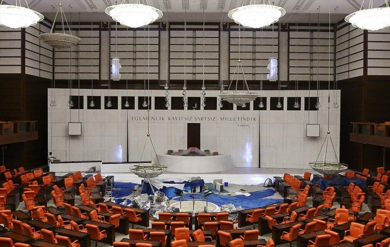TBMM Genel Kurul Salonu 600 vekil için hazır