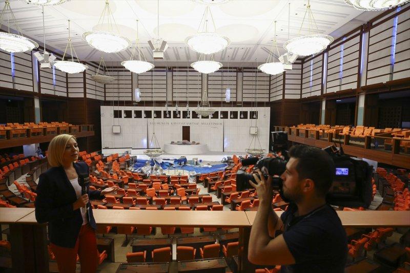 TBMM Genel Kurul Salonu 600 vekil için hazır