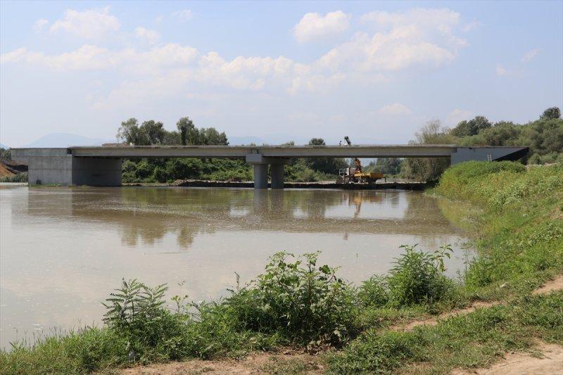 Sakarya'nın Köprücü Amca'sı 84 yaşında iş başında