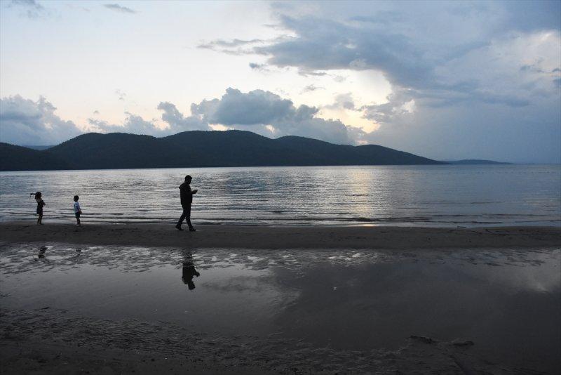 Muğla'da gelgit: Deniz suyu 20 metre çekildi