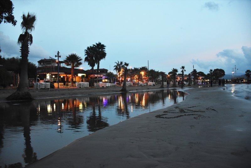 Muğla'da gelgit: Deniz suyu 20 metre çekildi