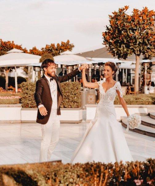 Güzel oyuncu Bensu Soral evlendi 