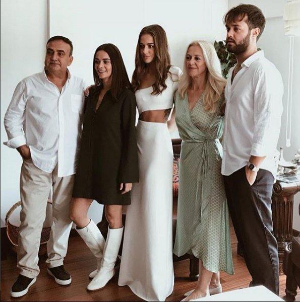 Güzel oyuncu Bensu Soral evlendi 