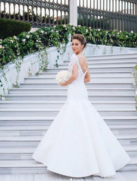 Güzel oyuncu Bensu Soral evlendi 