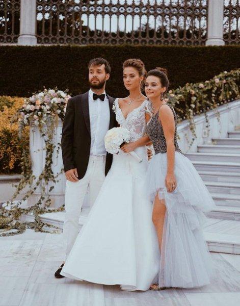 Güzel oyuncu Bensu Soral evlendi 