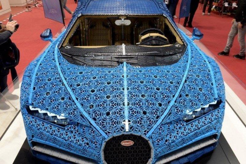 1 milyondan fazla parça kullanılarak yapılan Lego Chiron