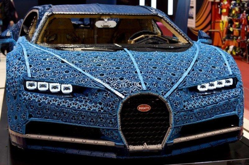 1 milyondan fazla parça kullanılarak yapılan Lego Chiron