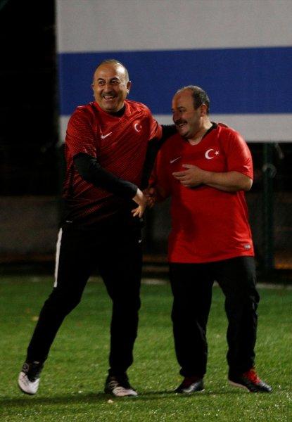 AK Partili milletvekillerinden siyasete futbol arası