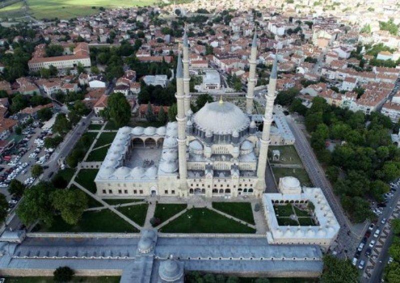 Türkiye'de mimarisiyle öne çıkan camiler - Resim 3