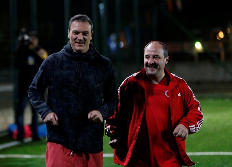 AK Partili milletvekillerinden siyasete futbol arası