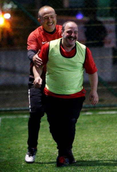 AK Partili milletvekillerinden siyasete futbol arası