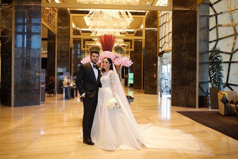 Cenk Öztanık ile Ecem Kazancı'nın düğününe ünlü akını