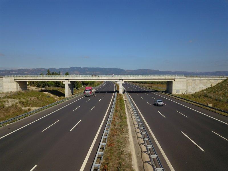 Gebze- Orhangazi- İzmir Otoyolu'nun yüzde 95'i tamamlandı
