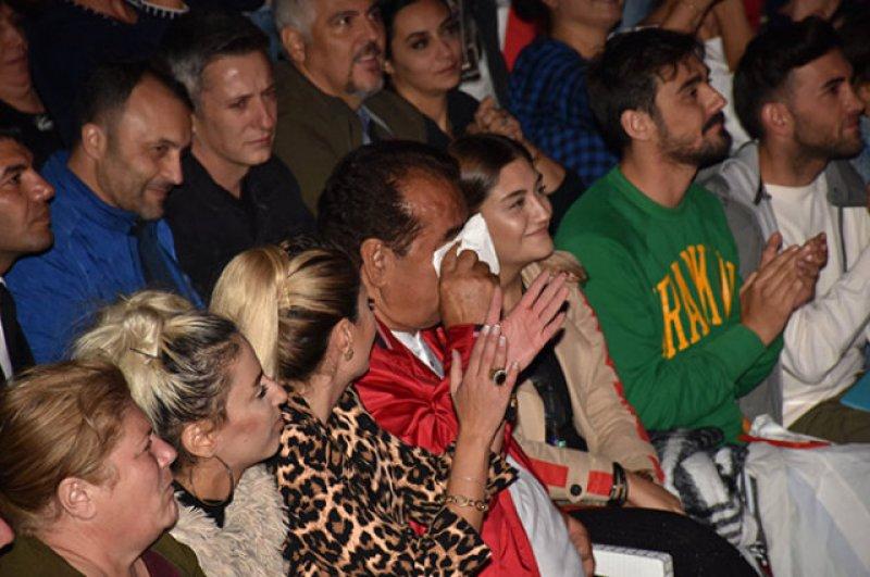 Sibel Can'ı dinlemeye giden Tatlıses gözyaşlarına hakim olamadı 