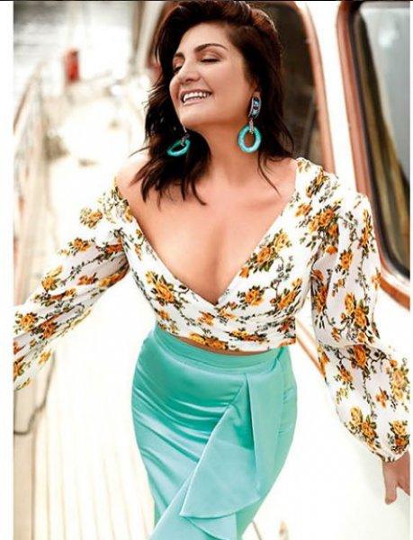 Sibel Can'ı dinlemeye giden Tatlıses gözyaşlarına hakim olamadı 