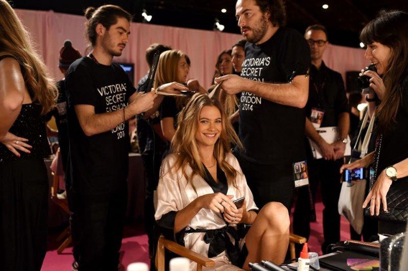 Model Behati Prinsloo podyumlara geri dönüyor  - Resim 4