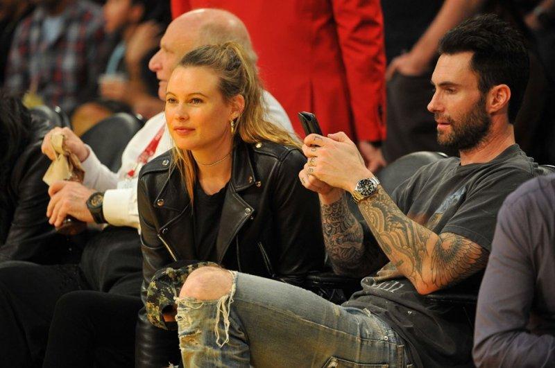 Model Behati Prinsloo podyumlara geri dönüyor  - Resim 7