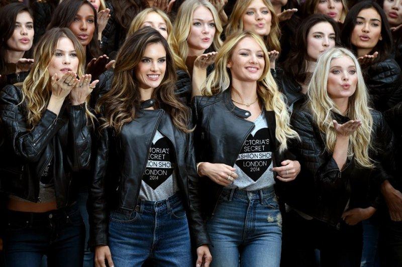Model Behati Prinsloo podyumlara geri dönüyor  - Resim 6