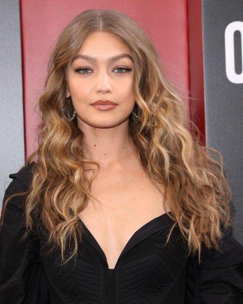 Gigi Hadid: Dolgun kalça istiyorum