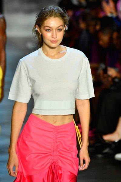 Gigi Hadid: Dolgun kalça istiyorum