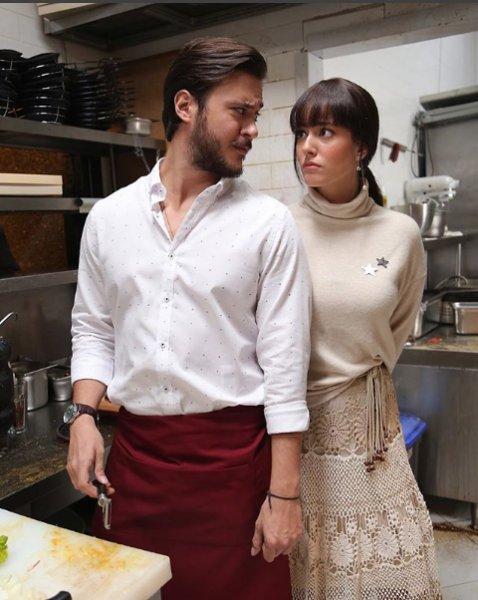 Oyuncu Pelin Akil 3 aylık  hamile 