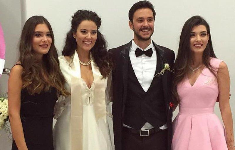 Oyuncu Pelin Akil 3 aylık  hamile 