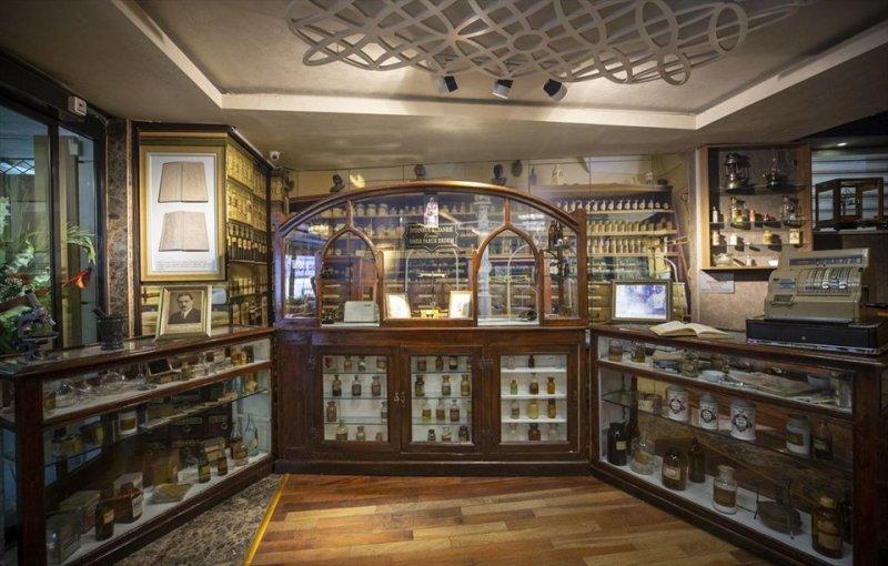 Atatürk'ün Eczanesi müze olarak açıldı