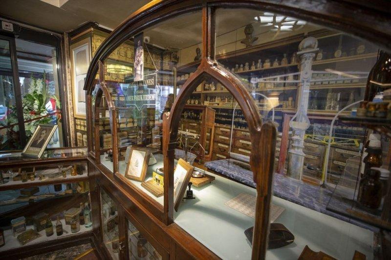 Atatürk'ün Eczanesi müze olarak açıldı