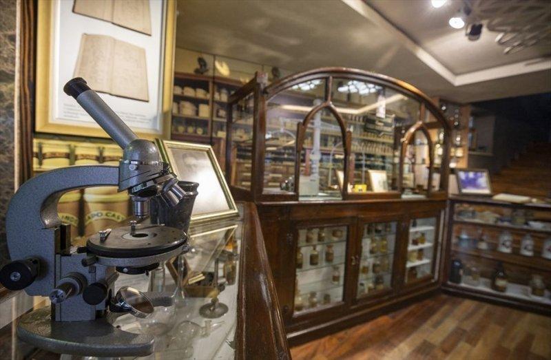 Atatürk'ün Eczanesi müze olarak açıldı