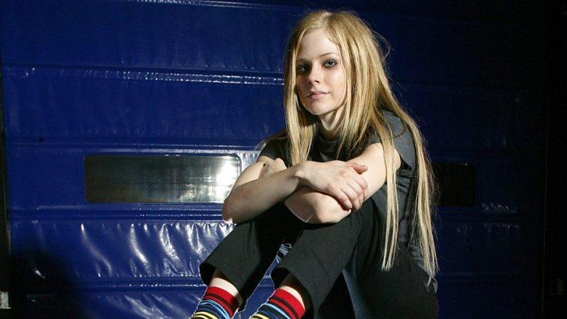 Avril Lavigne: Ölmedim yaşıyorum 