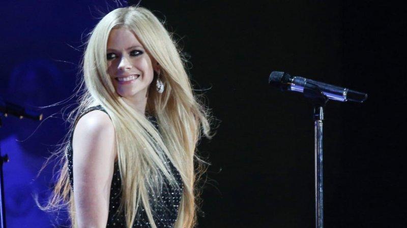 Avril Lavigne: Ölmedim yaşıyorum 