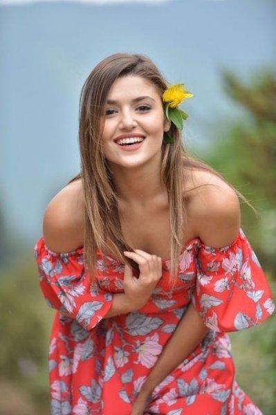 Hande Erçel eski formuna kavuştu  - Resim 7