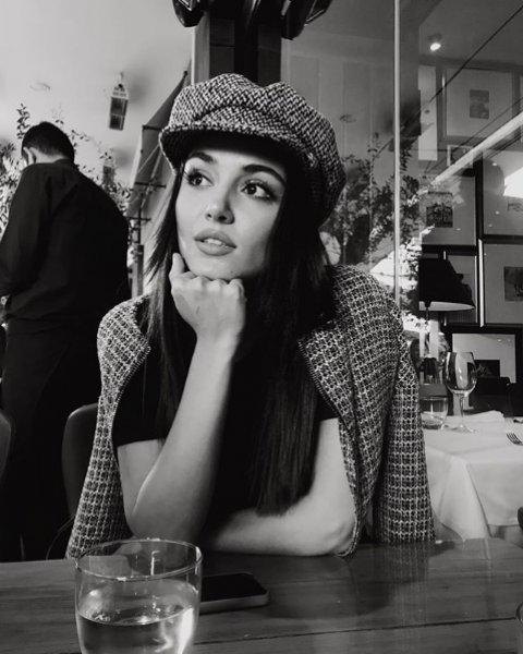 Hande Erçel eski formuna kavuştu  - Resim 16