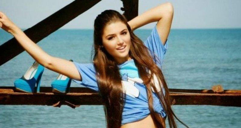 Hande Erçel eski formuna kavuştu  - Resim 1