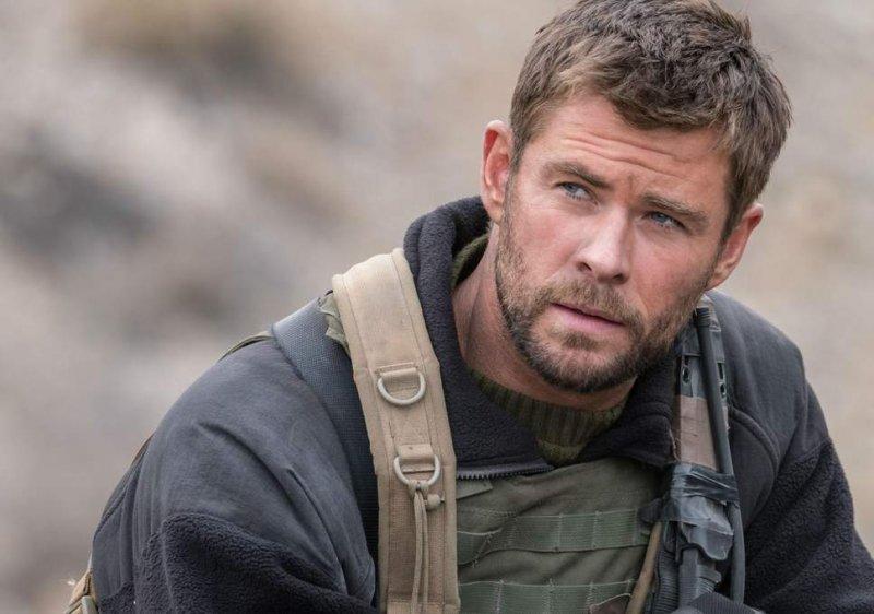 Yaşayan en seksi erkek seçilen ünlü isimler 