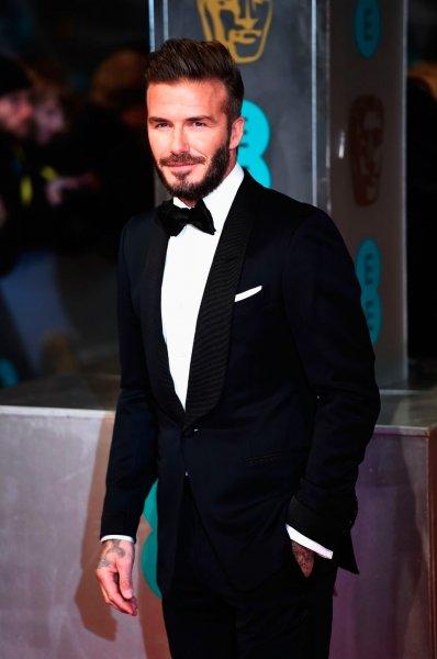 Yaşayan en seksi erkek seçilen ünlü isimler 