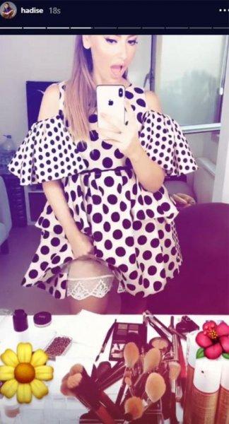 Hadise eteğini kaldırdı