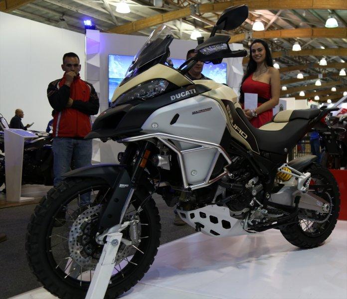 Kolombiya'da Otomobil Fuarı başladı