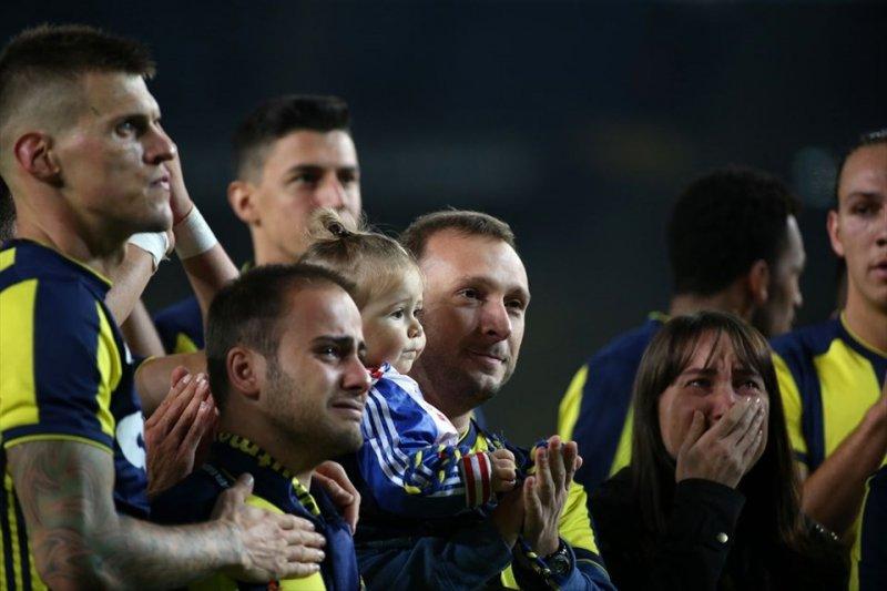 Fenerbahçeli futbolcular Koray Şener’i unutmadı