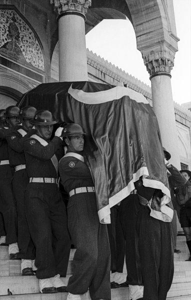 Atatürk'ün cenazesinden kareler