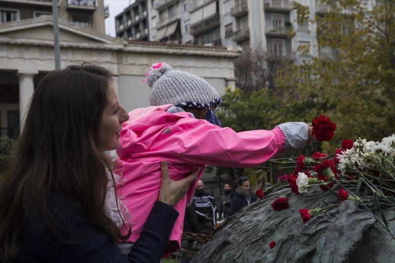 Yunanistan'daki 17 Kasım gösterilerinde olaylar çıktı