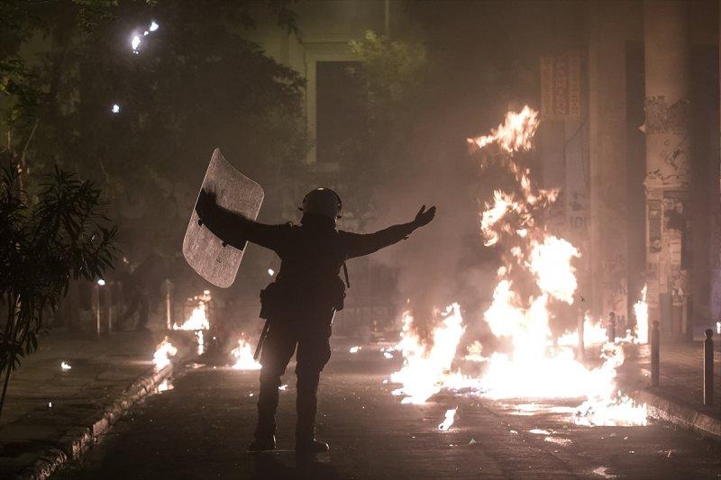 Yunanistan'daki 17 Kasım gösterilerinde olaylar çıktı