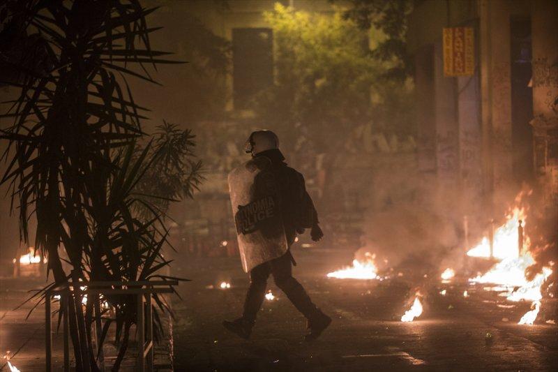 Yunanistan'daki 17 Kasım gösterilerinde olaylar çıktı