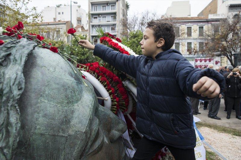 Yunanistan'daki 17 Kasım gösterilerinde olaylar çıktı