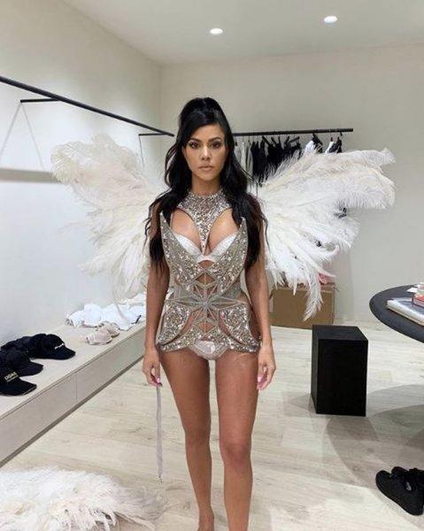 Kourtney Kardashian hamilelik söylentilerini yalanladı 